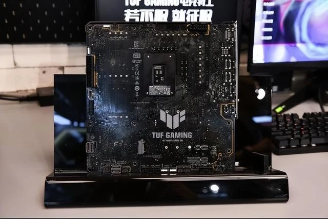 打破桎梏 暢享無線 BW2023華碩發布天選背置主板