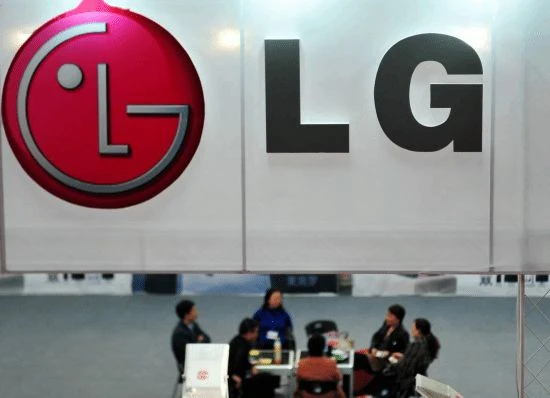 OLED面板，為何成為了顯示器大廠爭相衝擊的難關？