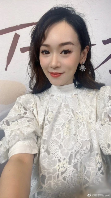 楊思琦廣州性感登台　觀眾脫衣支持網民感慨萬分