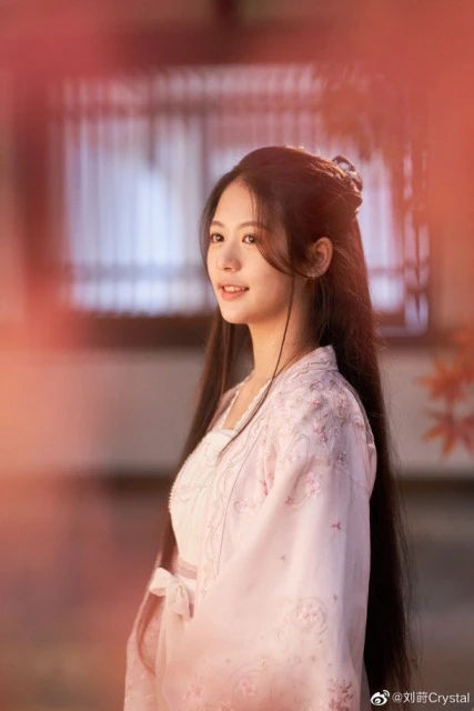 14歲女兒古裝寫真照獲贊有靈氣　翁虹：讓我眼前一亮