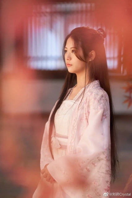 14歲女兒古裝寫真照獲贊有靈氣　翁虹：讓我眼前一亮