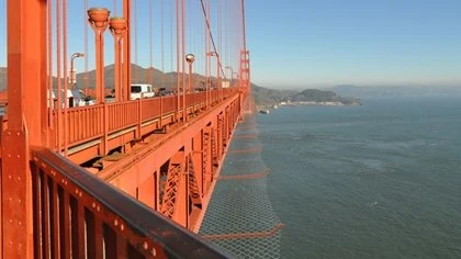 架設安全網組巡邏隊伍　輔導師數建議防範跳橋輕生