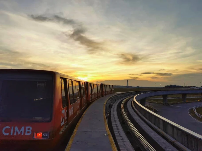 KLIA接駁電車狀況連連  大馬機場道歉：3年內翻新