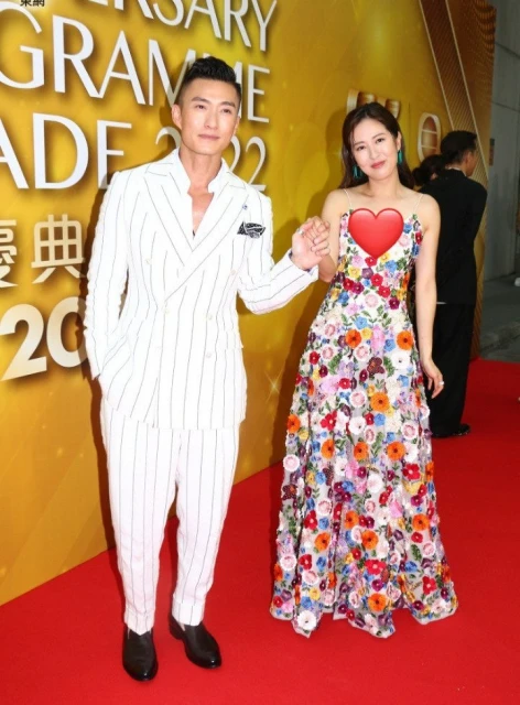 唐詩詠穿5吋高跟鞋不慎跌倒　幸獲陳山聰及時護花