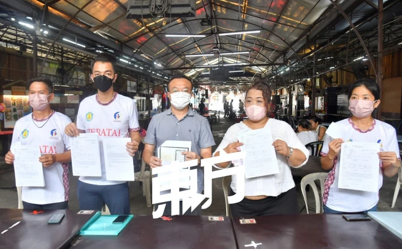 3孩子滯留國外15年如外勞　華裔母含淚：我要孩子回來