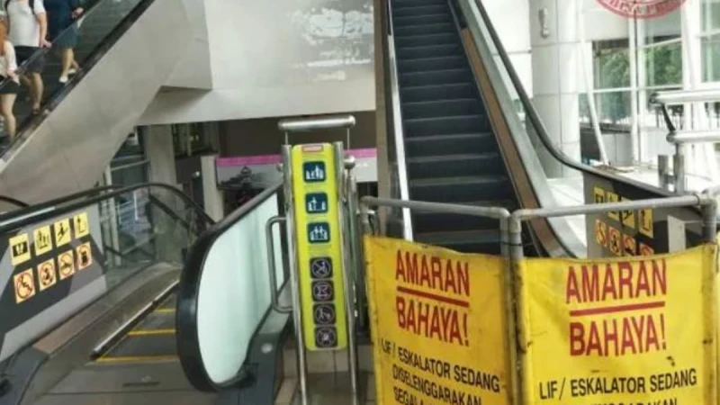 電扶梯從去年修到現在 馬媒批新山關卡醜態迎客