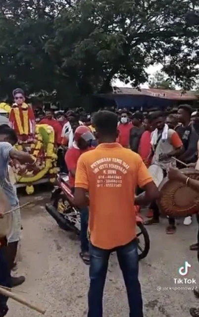 被槍殺黑社會「老二」舉殯　靈柩車設半身肖像站牌引矚目