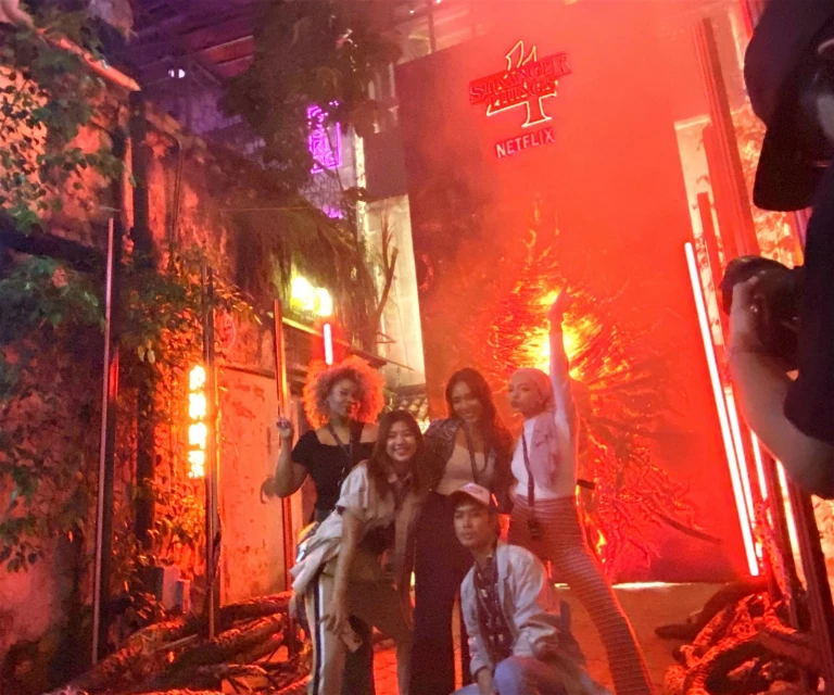 《怪奇物語》第4季回歸！吉隆坡塔出現「裂縫」進入顛倒世界？！