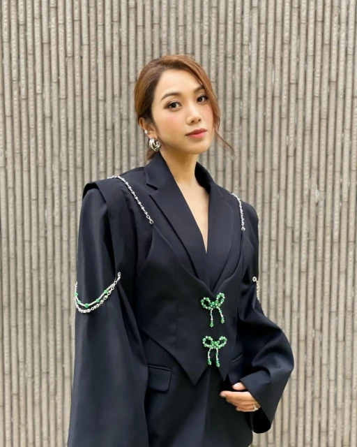 寫給爸爸秦沛的情信　姜麗文預告下個月將推新歌