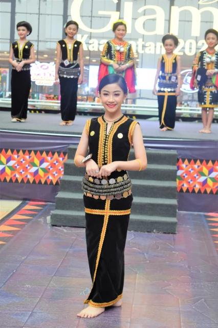 太平洋商場豐收選美賽 雷卡麗摘後冠