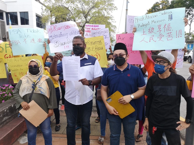 檳議會首日「真熱鬧」　迎來4組人馬和平示威