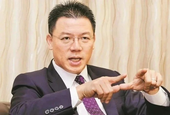 納吉面書批火箭舉止怪誕　倪可敏回嗆納吉「沒讀書」