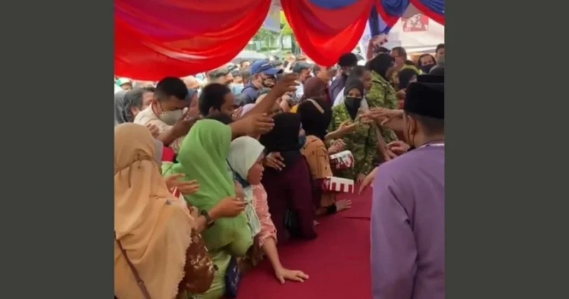 雞肉太珍貴？KFC魅力無法擋？　民眾爭先恐後搶免費KFC！