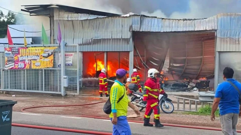 家具廠倉庫火災　華裔業者滅火不慎被灼傷