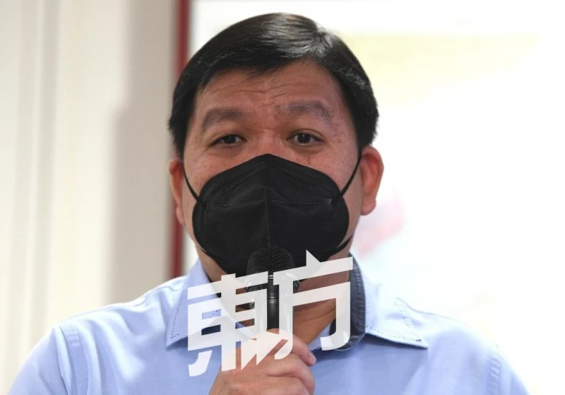 擁五大功能　新紀元大學學院迎首台AI機器人