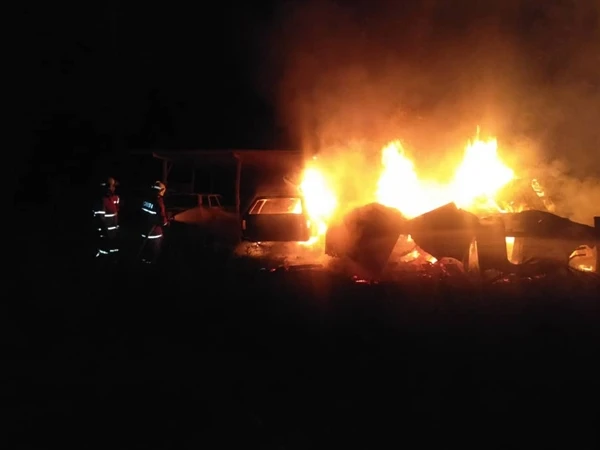 根地咬甘榜火患 房子與2車燒燬