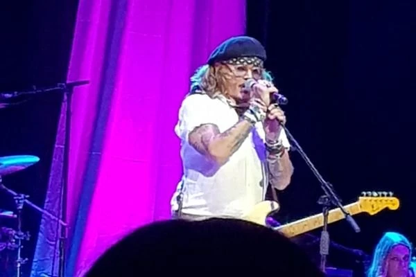 陪審團糾結10小時　強尼戴普安珀赫德官司繼續拖