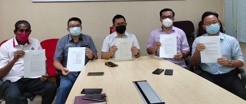 合法化商店五腳基擺放貨物桌椅　芙市政廳即起發准證促商家申請