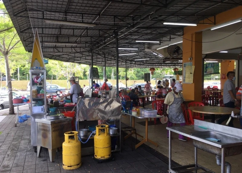 合法化商店五腳基擺放貨物桌椅　芙市政廳即起發准證促商家申請