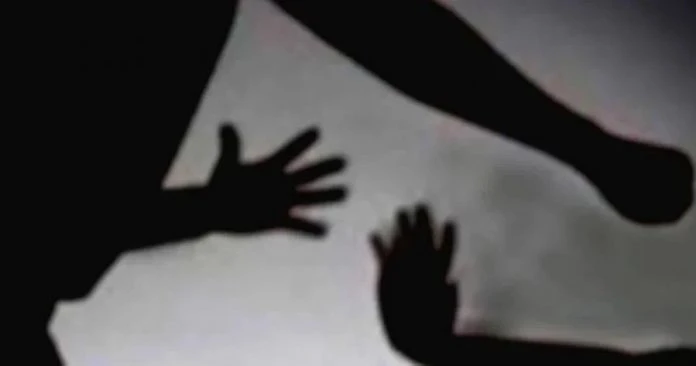 15歲學生拒絕加入私會黨 校門口遭6少年群毆