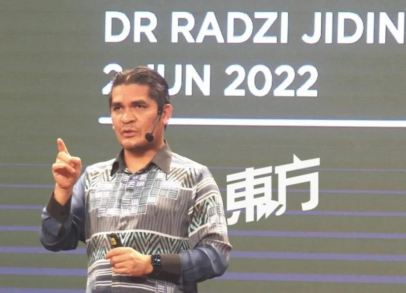 成立考題庫供教師篩選製作考卷 確保考題難度統一性