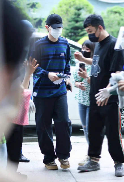 逃漏稅被封殺　鄧倫神隱3個月露面