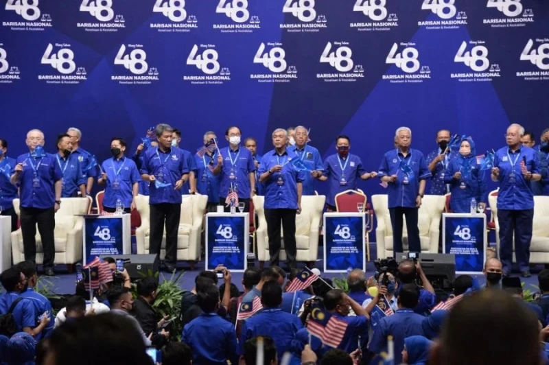 內閣改組談判破裂 巫統國陣推動今年大選