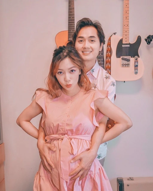 何雁詩曬照宣布平安誕下一子　鄭俊弘甜贊老婆：超級英雄