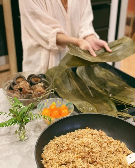 田馥甄端午獻包粽處女秀　粉絲敲碗：女神肉粽哪裡買？