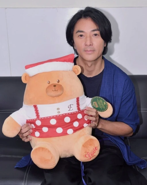 鄭伊健與300億豪門千金聚會　網民驚嘆「永遠的陳浩南」