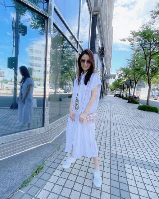 曬街拍照被疑「懷孕了」　林心如親回2表情符號