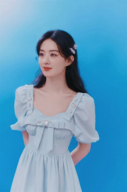 閨蜜曬照曝34歲趙麗穎真實狀態　網贊：像小孩