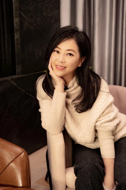 劉小慧怕名犬被傷「驅狗器」趕唐狗挨轟　親上火線道歉仍不被接受