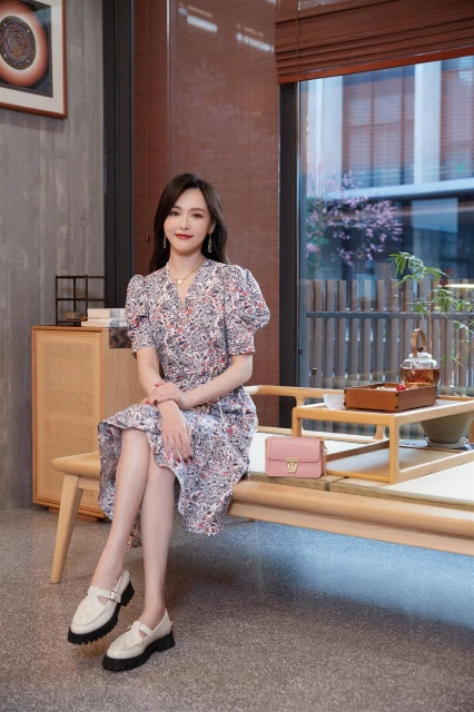 唐嫣工作室公布6月行程表　粉絲失望怒批：不想干就退圈吧