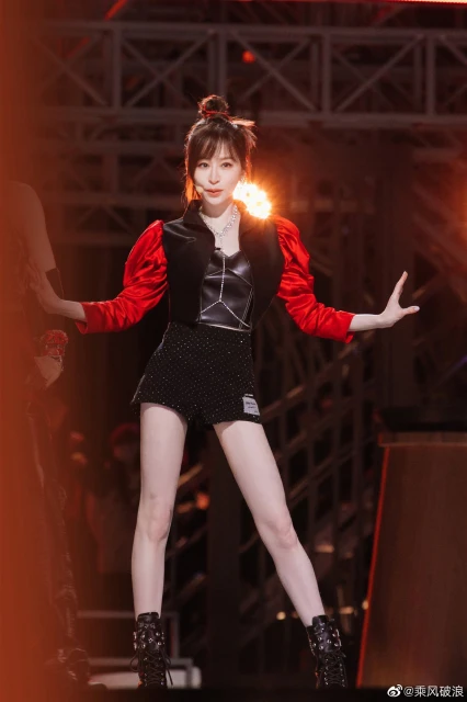 稱台下男粉「那位叔叔」　謝娜被指暗諷王心凌年紀大