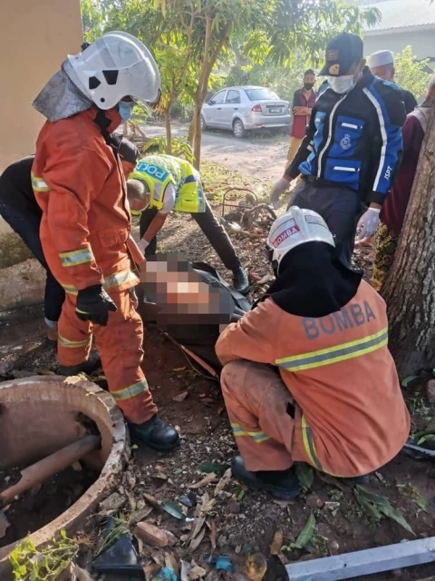 轎車失控連撞3摩哆再撞屋　夫妻當場斃命另2人受傷