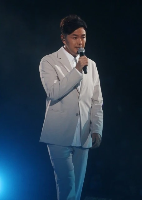 關心妍嘆20年歌路很艱難　鄭秀文勉勵：我30年也不容易！