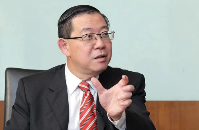 打工族錢不夠用吃不起肉　林冠英：排隊領慈善團體免費飯盒