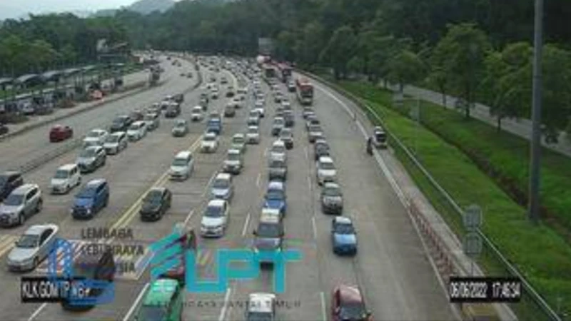 大馬連假結束  多條主要大道交通緩慢　