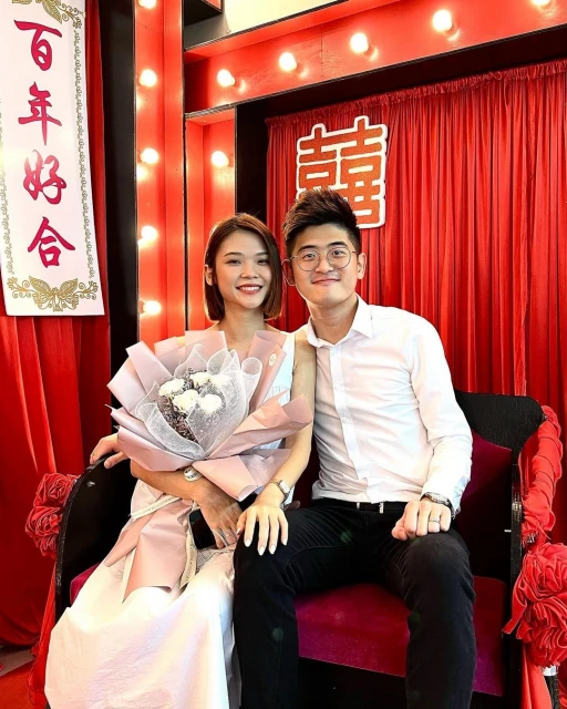 甜曬註冊結婚照　988前DJ阿魚喜當人妻