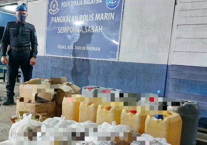 水警在Sibangkat島水域起獲偷運出國津貼品