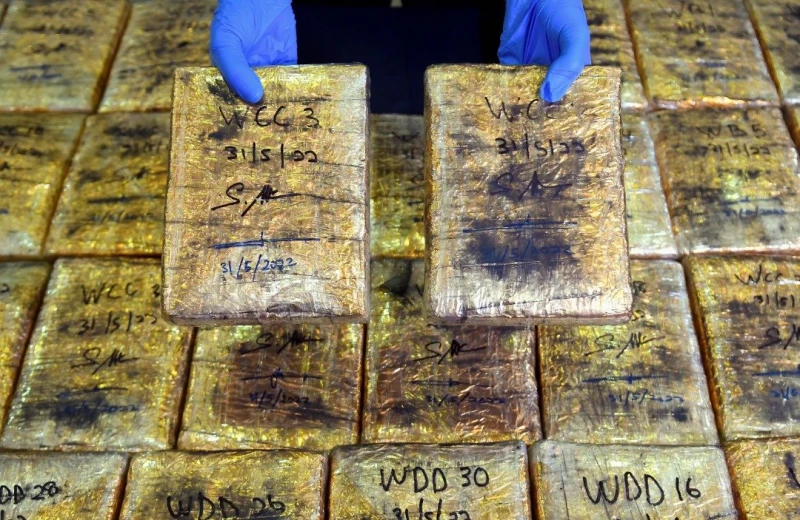 警方在商場停車場逮捕3嫌犯　破獲142.1公斤磚塊大麻