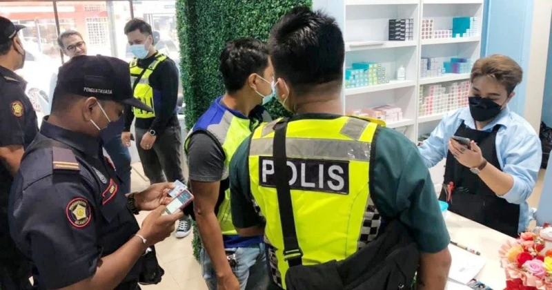 性感理髮師露半球吸睛　理髮店新開張即遭取締