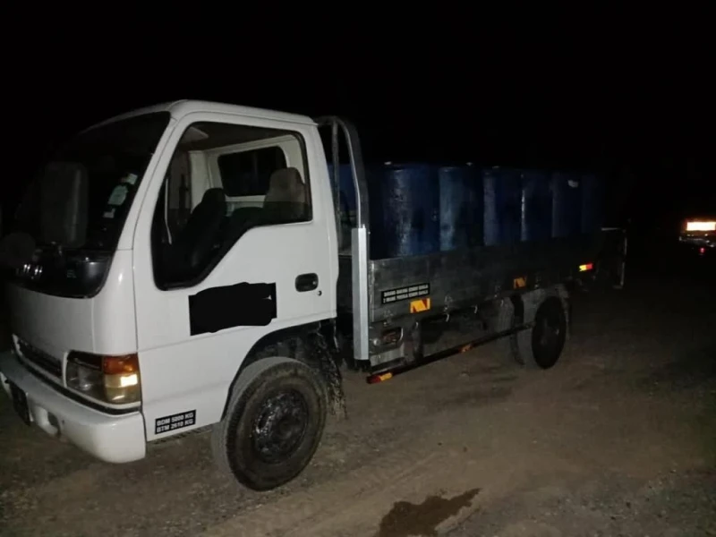 3男涉嫌走私4400公升津貼汽油  遭山打根普通行動部隊逮捕