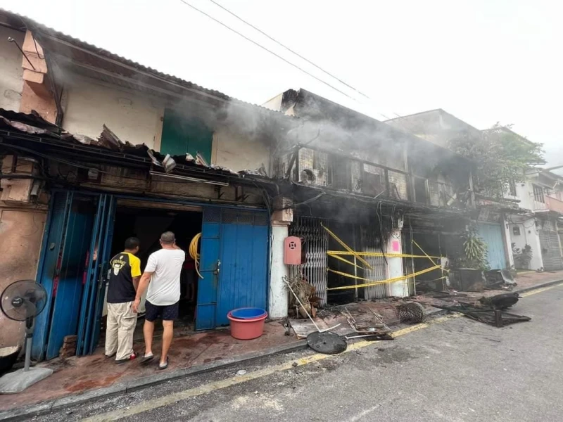 【甲華婦葬身火海】隔鄰店屋早上再起火　國州議員找滅火器滅火