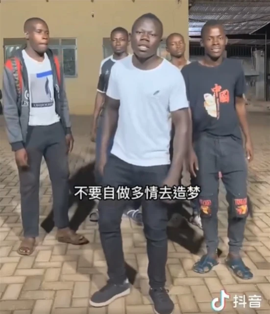 《自作多情》紅到黑人都翻唱　周慧敏：一定要分享！