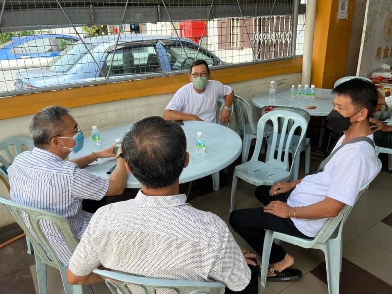 【甲華婦葬身火海】邱培棟劉志俍靈堂前致祭　向「Micheal嫂」獻最後敬意