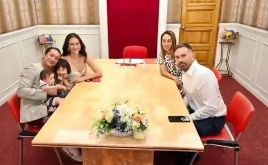 與老公結婚7年未註冊　名模Rosemary突然宣布「再婚」