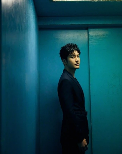 黃曉明拔智齒臉腫成方形　網笑瘋：變方小明了