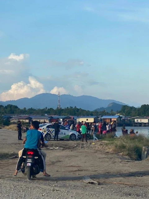 丹絨巴都木塘海邊 情侶發現女嬰屍裝行李箱